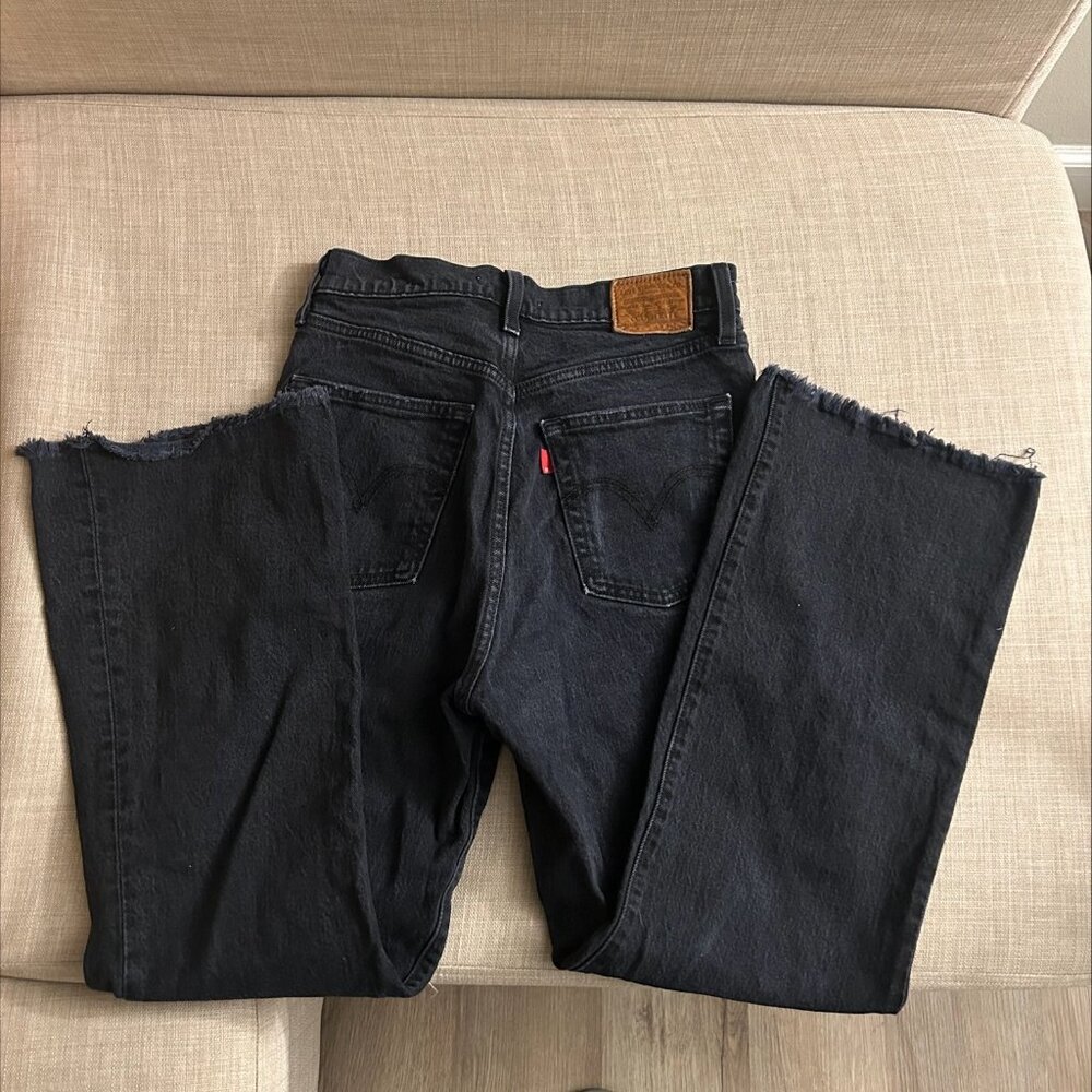 Vintage Levi's cropped distressed straight leg jeans Size 26
